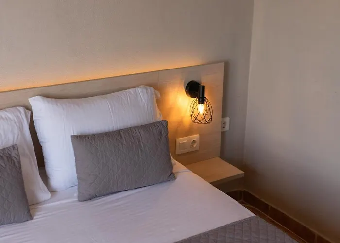 Affittacamere Mysea Villasnikiti 4*